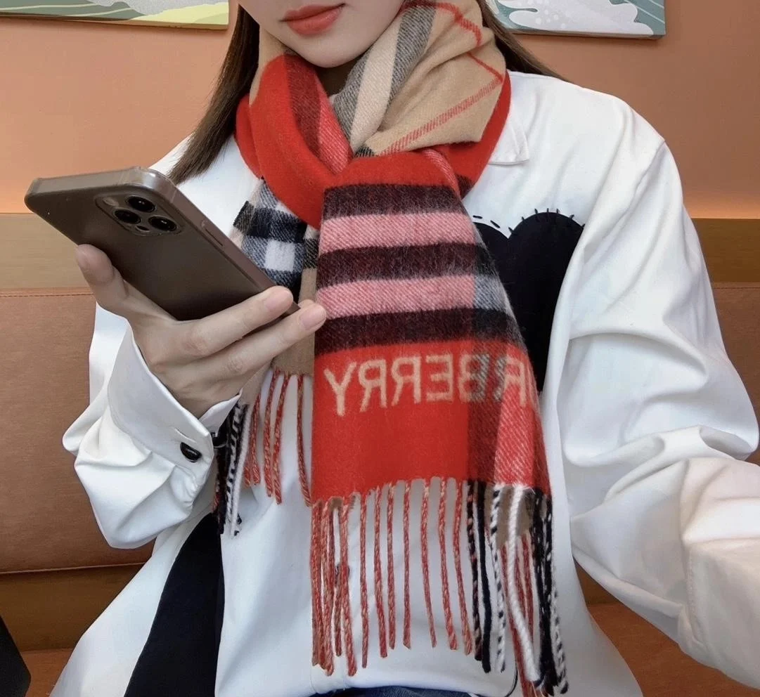 버버리 컨트라스트 체크 스카프 아카이브 베이지 레드