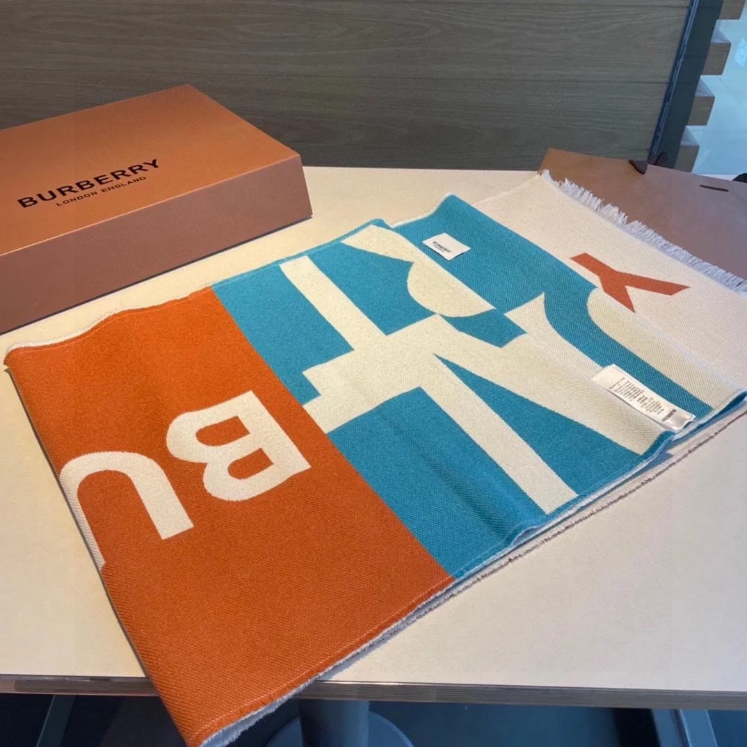 버버리 유니버셜 패스포트 스카프