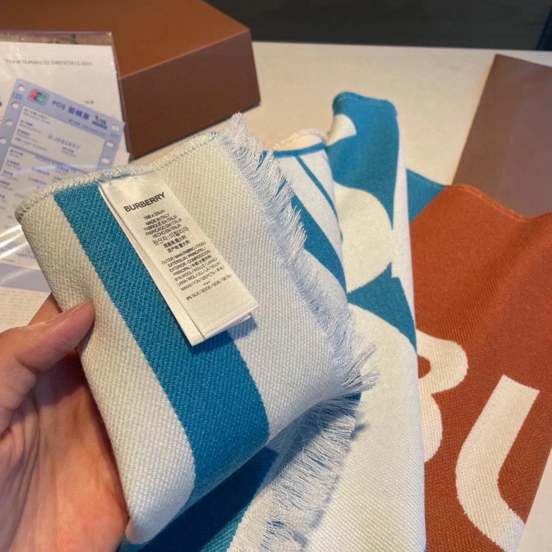 버버리 유니버셜 패스포트 스카프