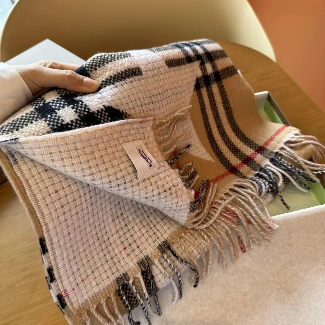 버버리 몽타주 체크 아카이브 베이지 스카프