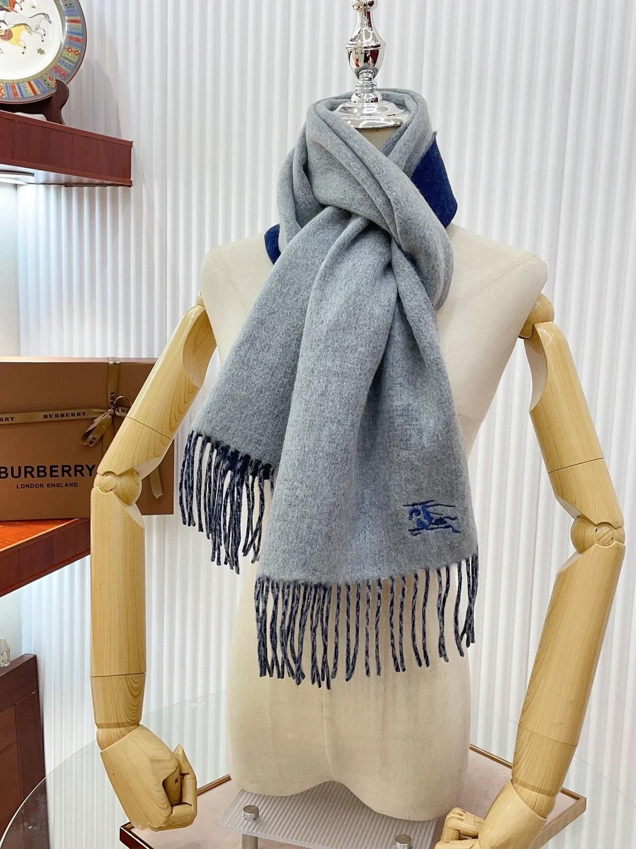 버버리 리버시블 캐시미어 그레이 블랙 스카프