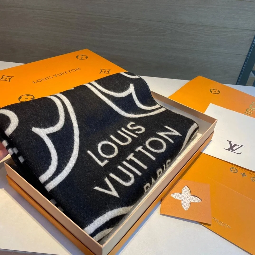 루이비통 인 블룸 블랙 스카프