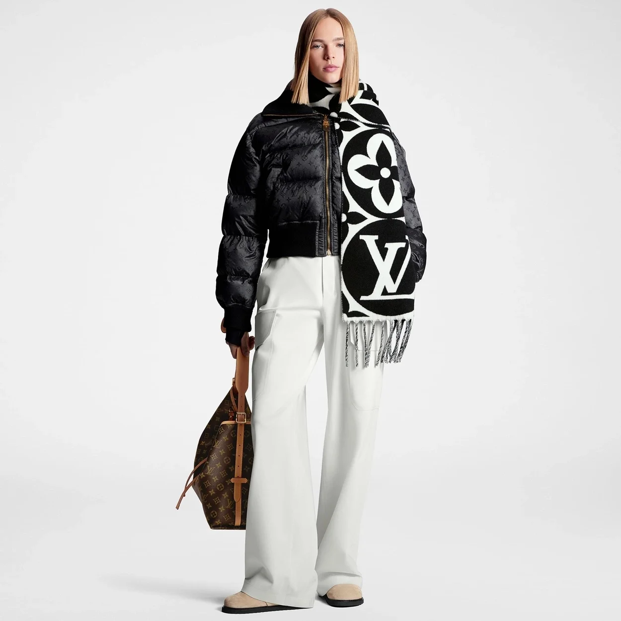 루이비통 메달리언 블랙 스카프