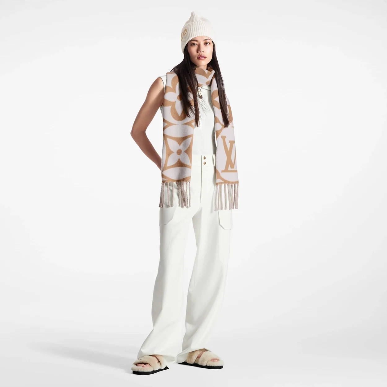 루이비통 메달리언 베이지 로즈 스카프
