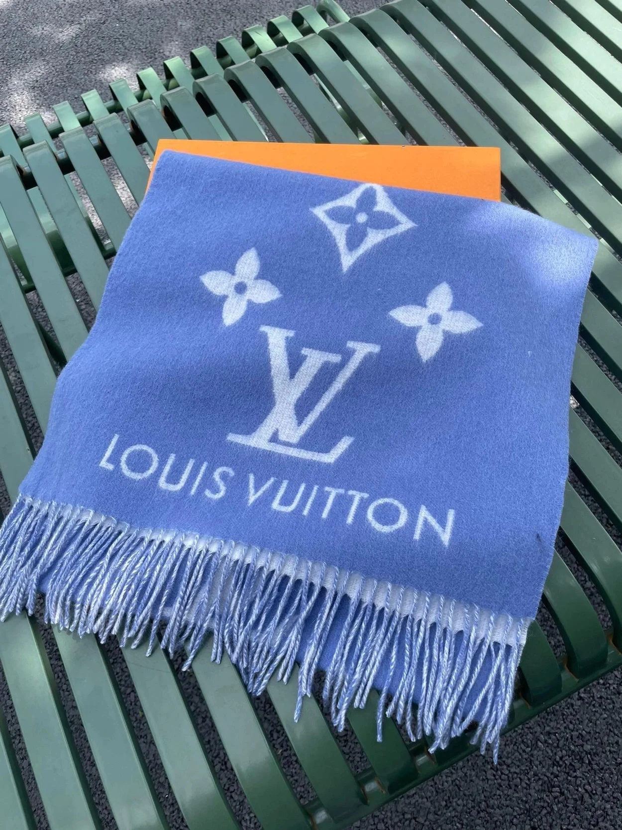 루이비통 레이캬비크 데님 블루 스카프