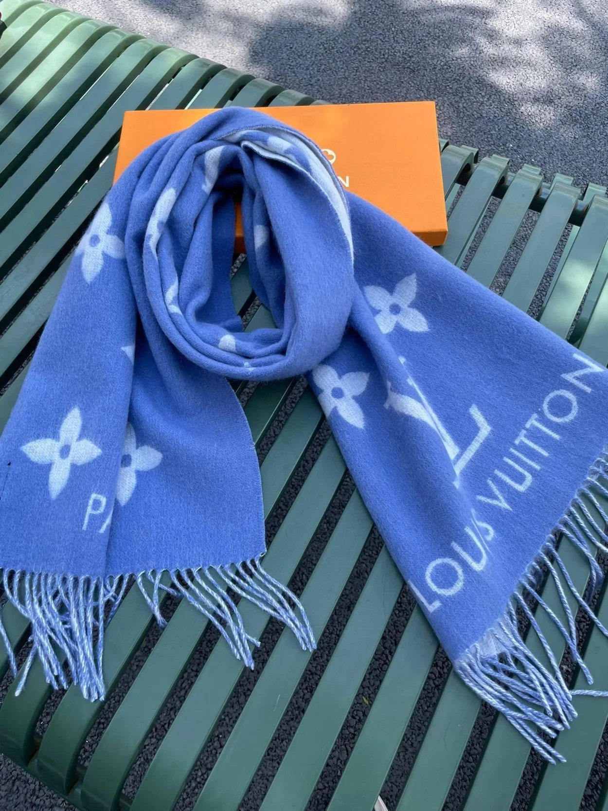 루이비통 레이캬비크 데님 블루 스카프