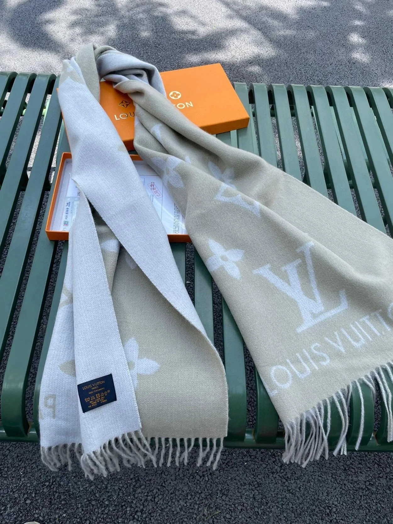 루이비통 레이캬비크 그레이 스카프