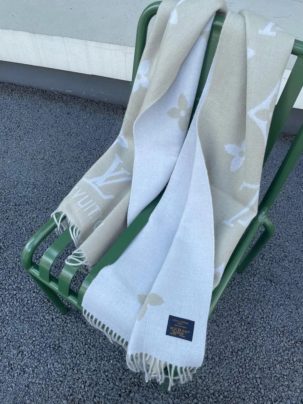 루이비통 레이캬비크 그레이 스카프