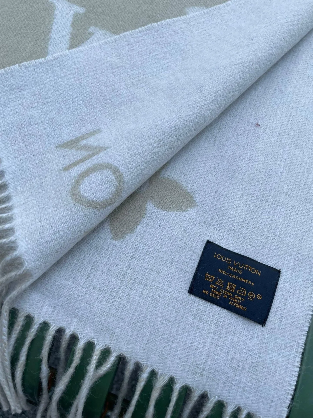 루이비통 레이캬비크 그레이 스카프