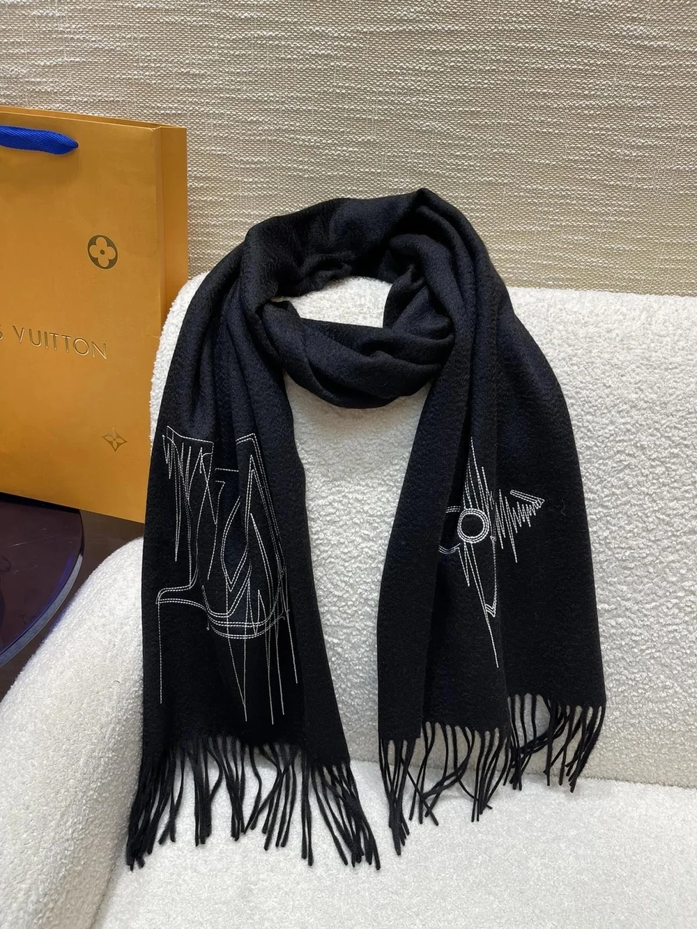 루이비통 LV 스티치 블랙 스카프