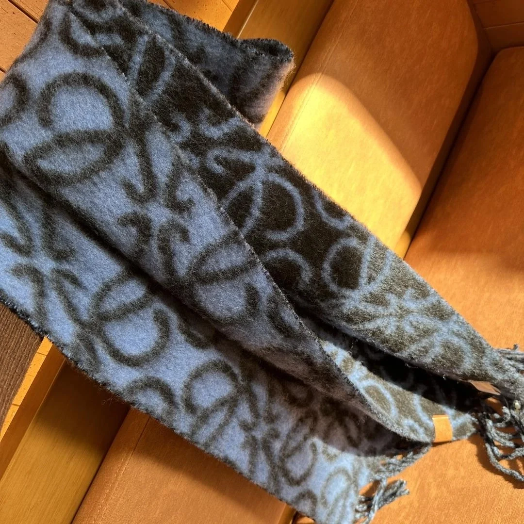 로에베 네이비 블랙 애너그램 스카프