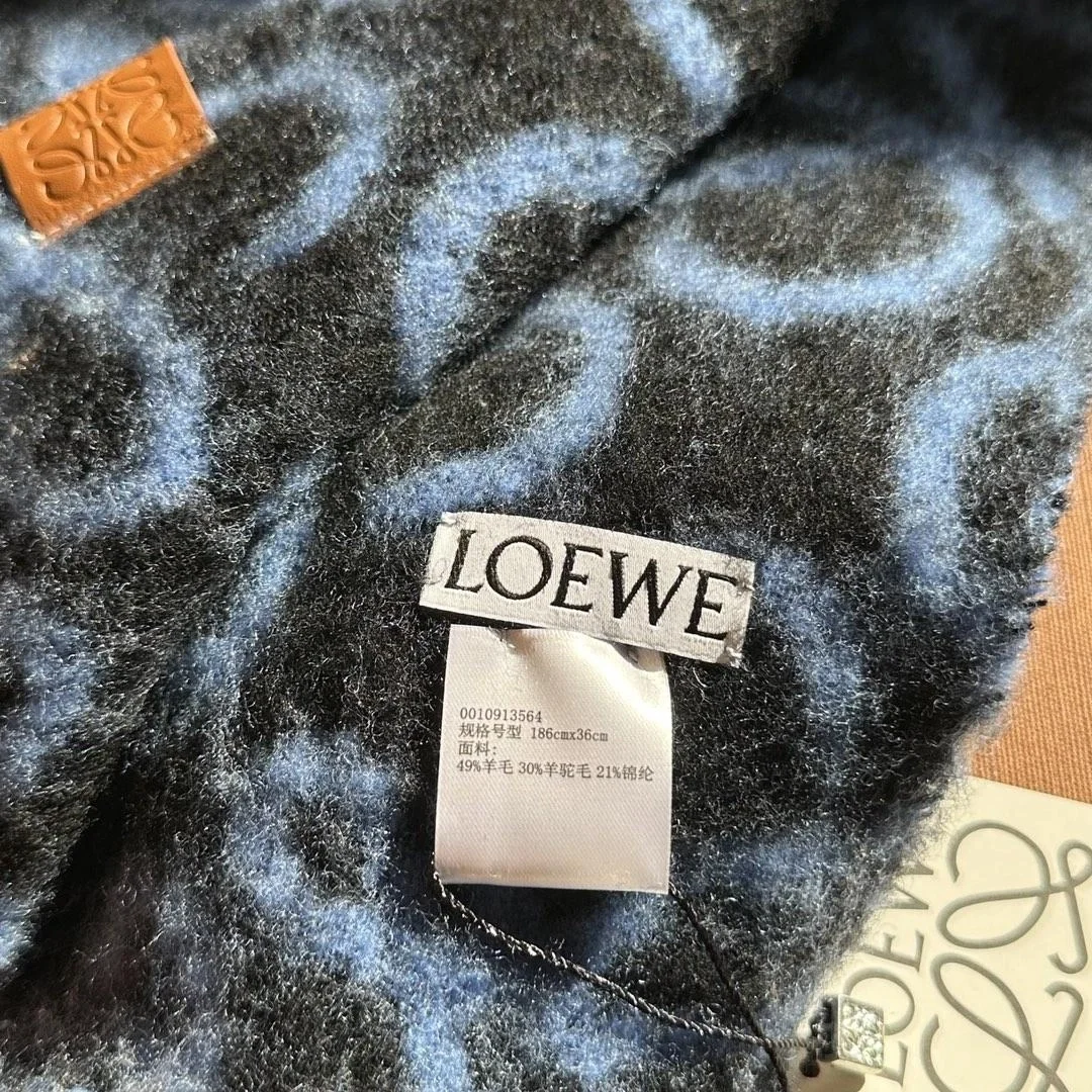 로에베 네이비 블랙 애너그램 스카프