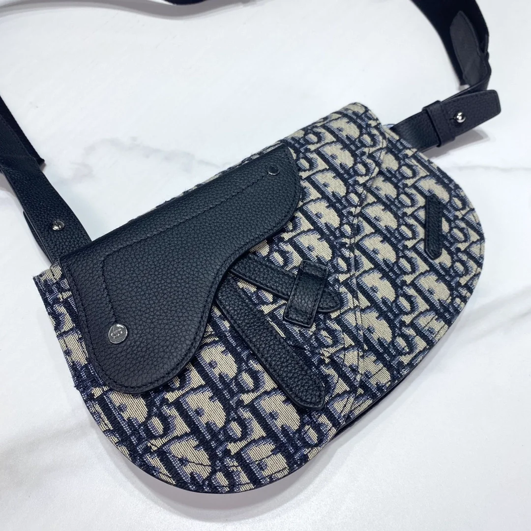 디올 새들 파우치 백 베이지