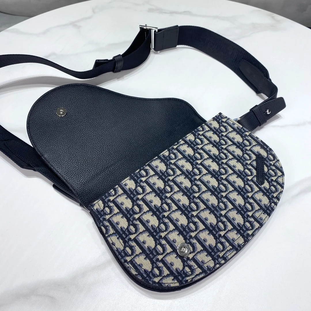 디올 새들 파우치 백 베이지