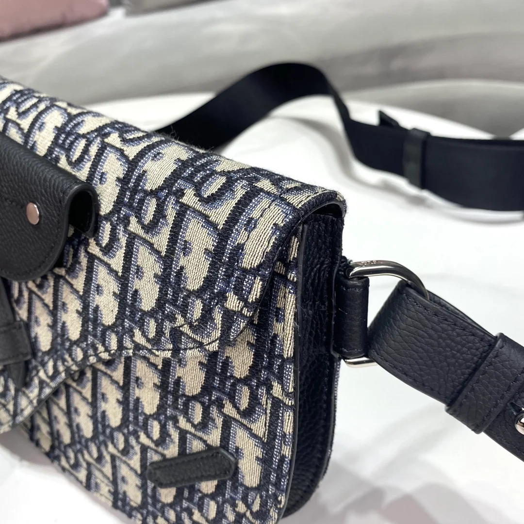 디올 새들 파우치 백 베이지