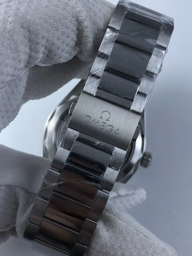 오메가 아쿠아테라 150M 화이트 다이얼