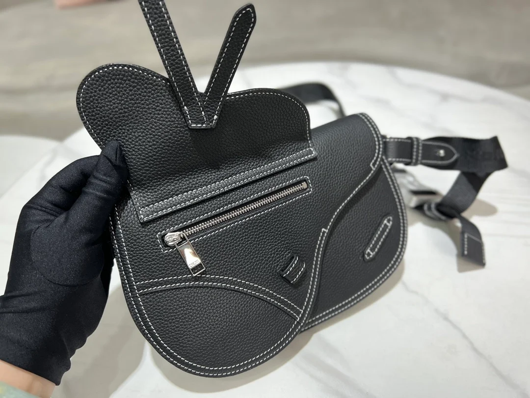 디올 새들 파우치 백 블랙