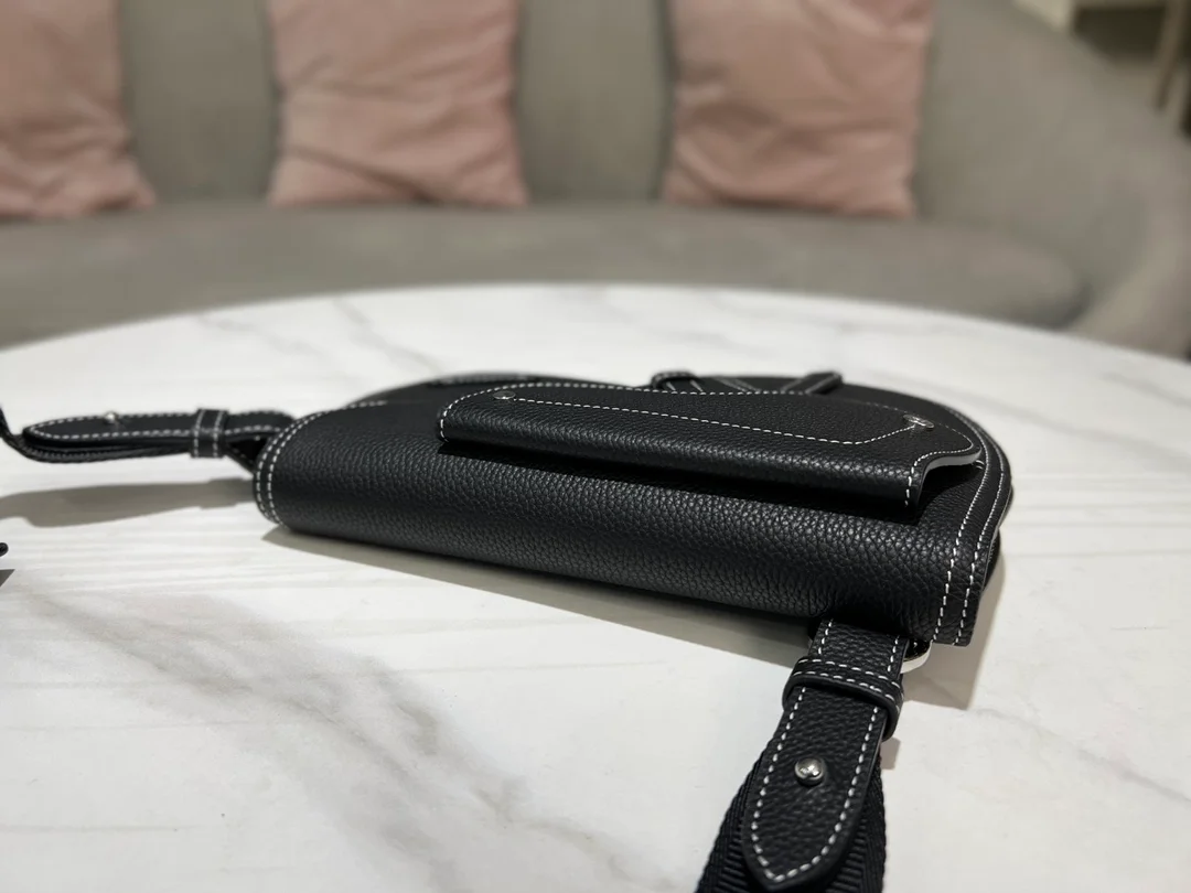 디올 새들 파우치 백 블랙