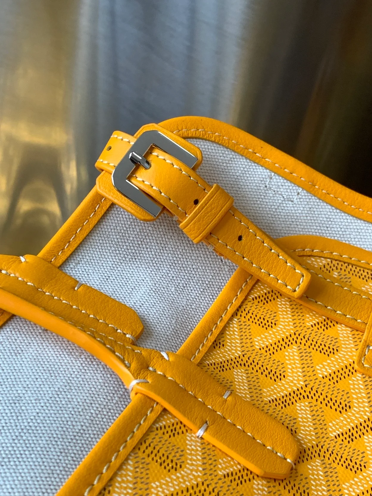 고야드 삭 시앙 그리 백 옐로우