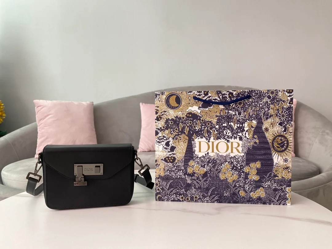 디올 오블리크 메신저 파우치 블랙