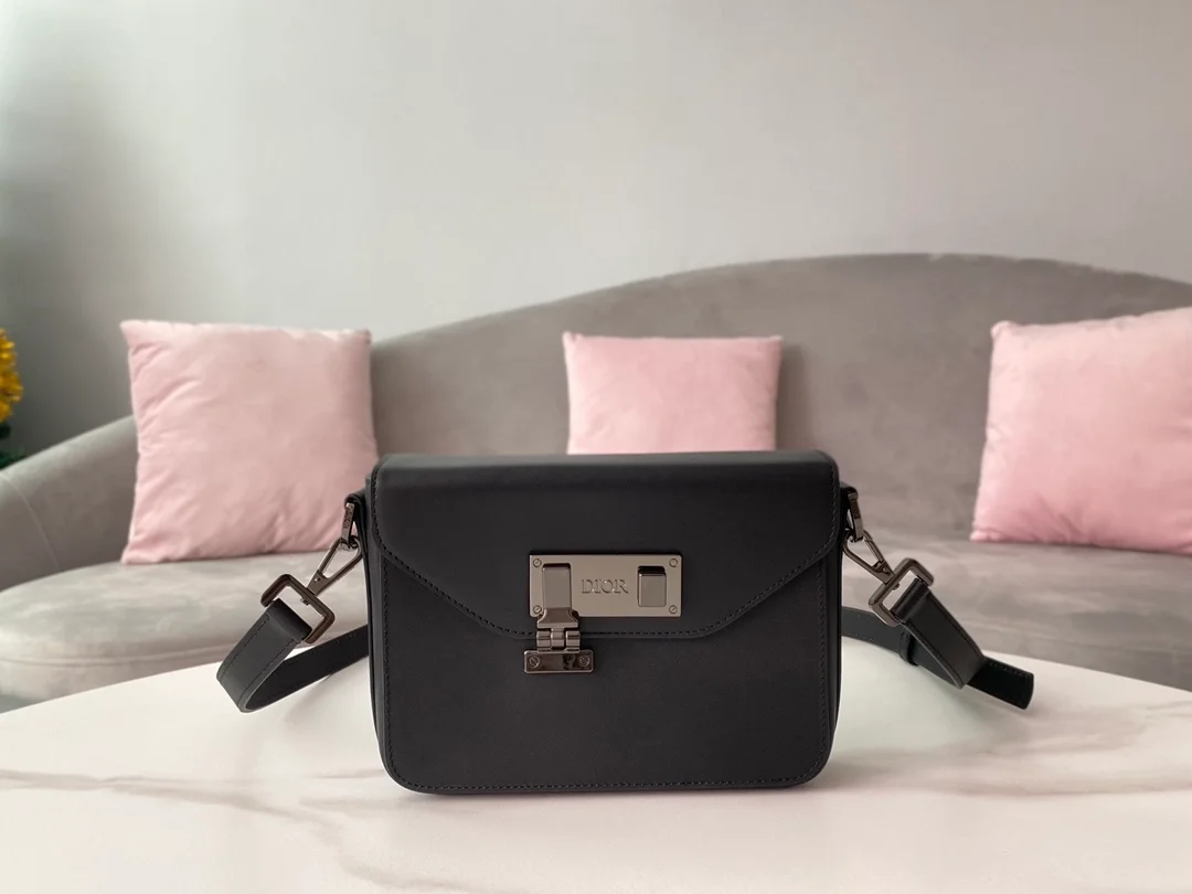 디올 오블리크 메신저 파우치 블랙