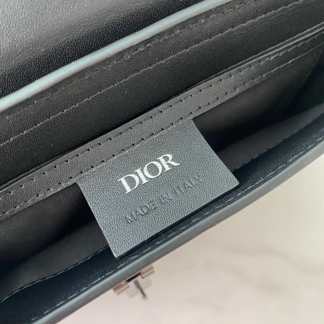 디올 오블리크 메신저 파우치 블랙