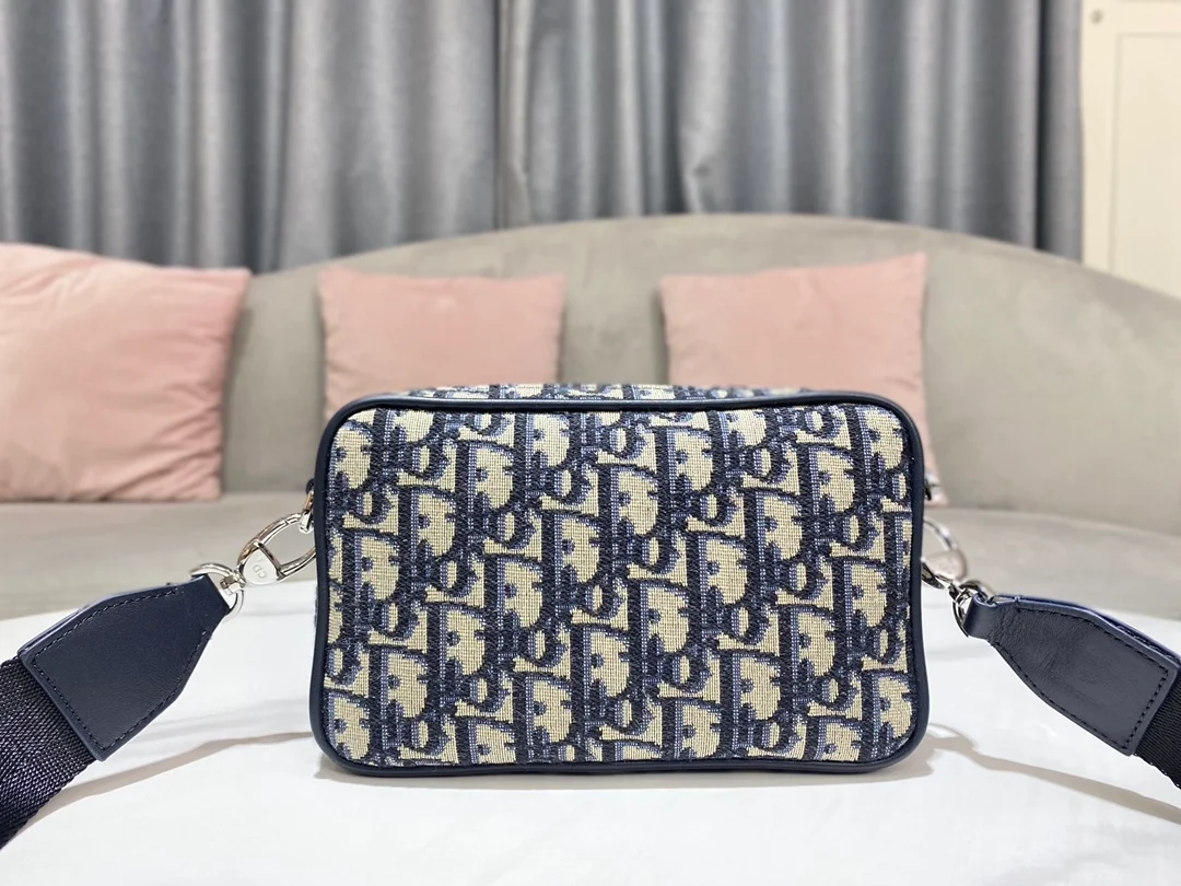 디올 멀티펑셔널 스몰 백 베이지