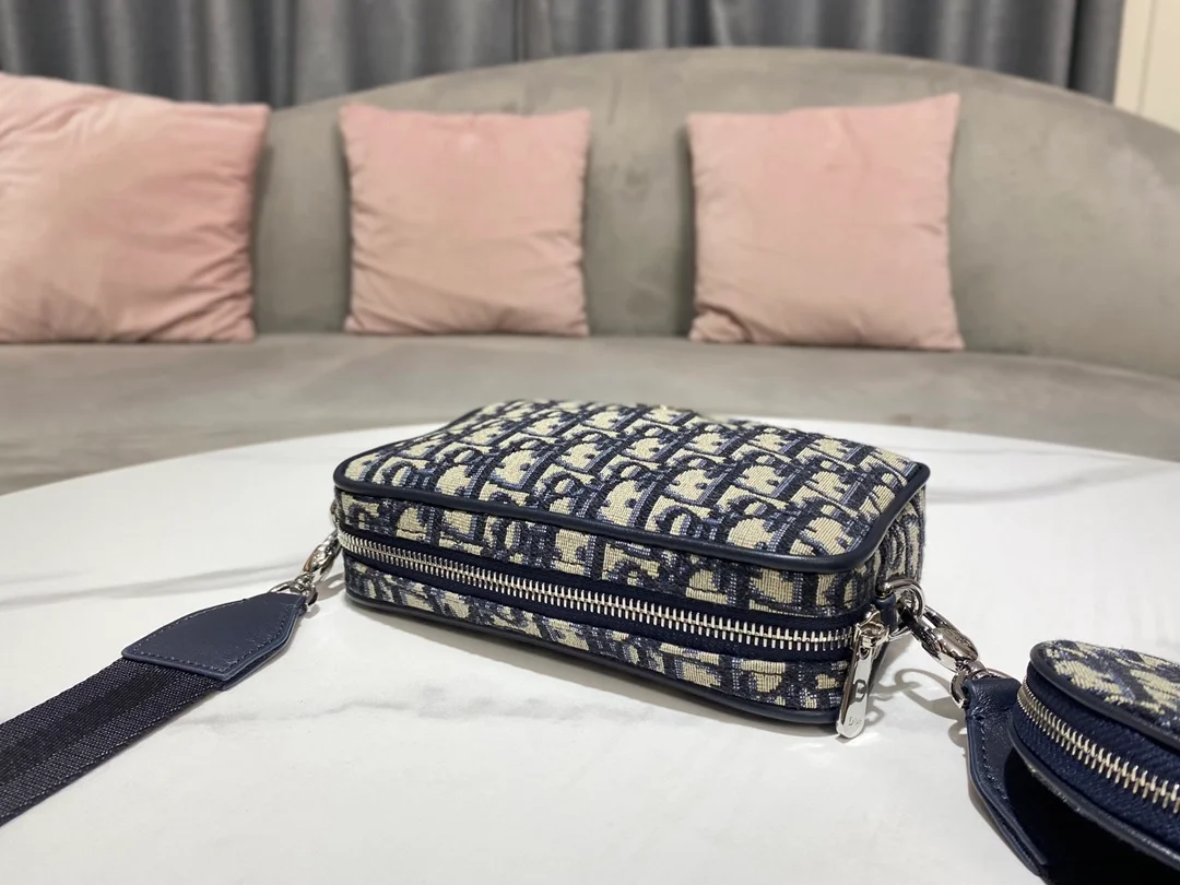 디올 멀티펑셔널 스몰 백 베이지