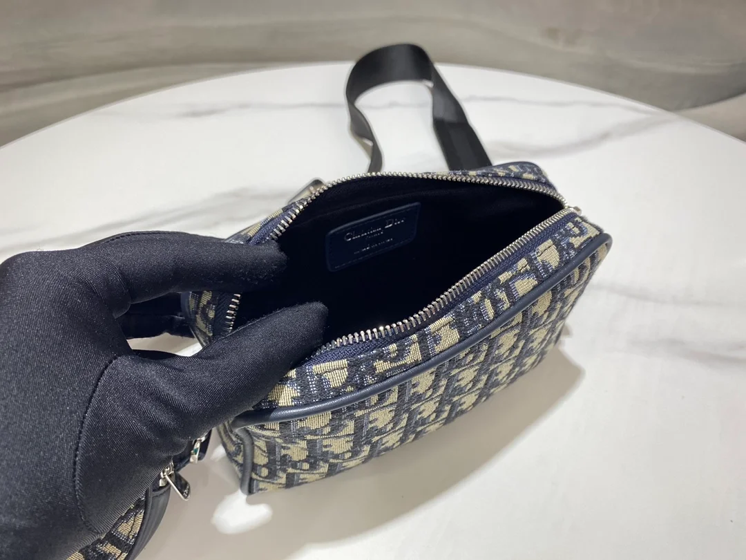 디올 멀티펑셔널 스몰 백 베이지