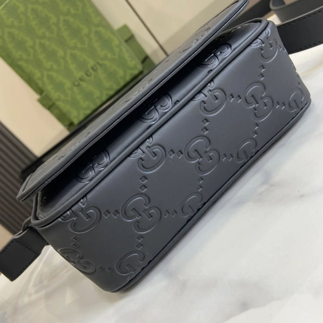 구찌 GG 러버 효과 슈퍼 미니백