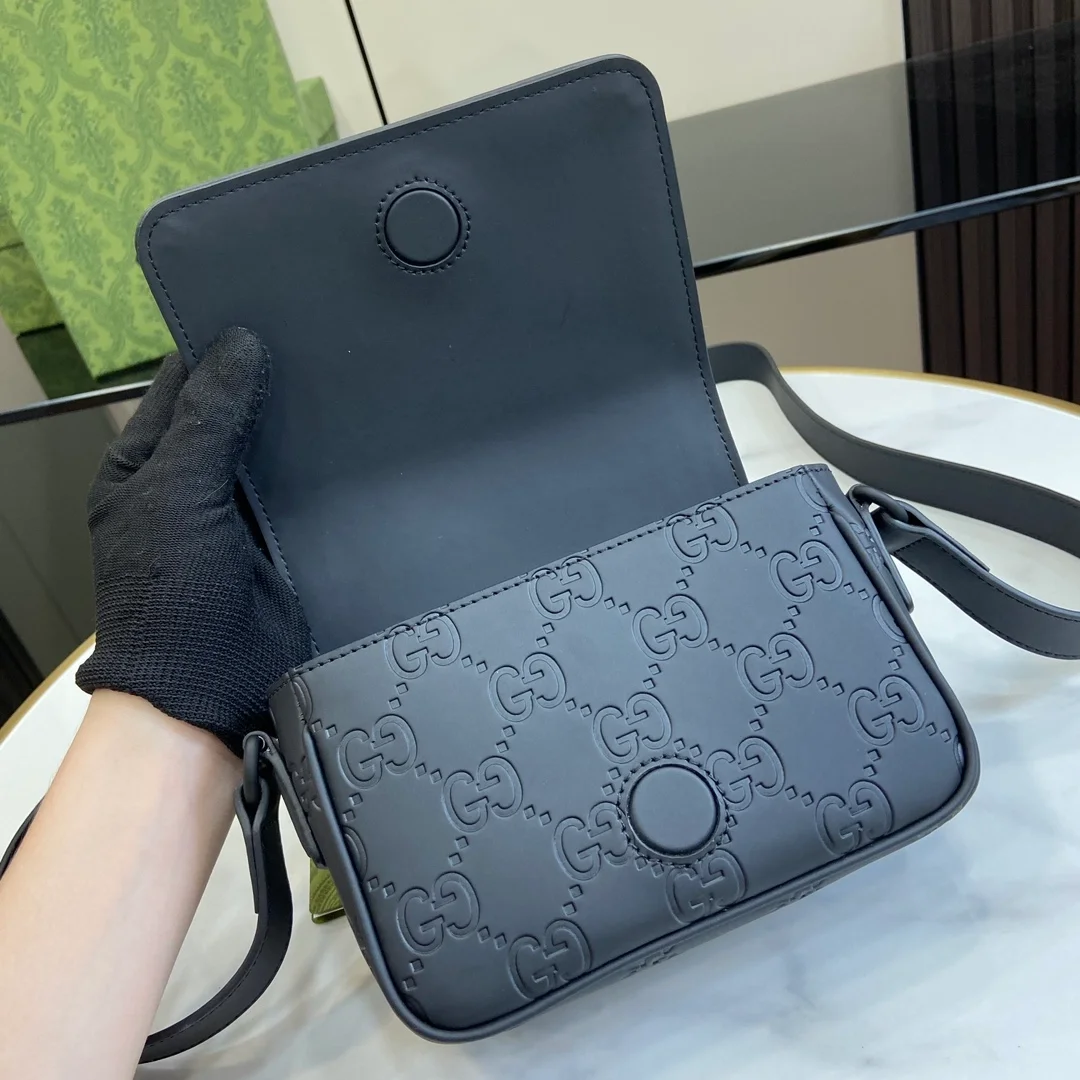 구찌 GG 러버 효과 슈퍼 미니백