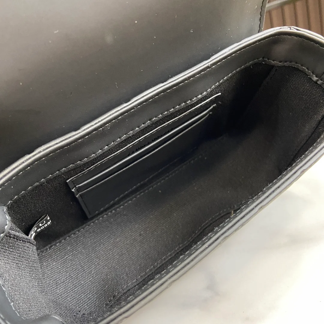 구찌 GG 러버 효과 슈퍼 미니백