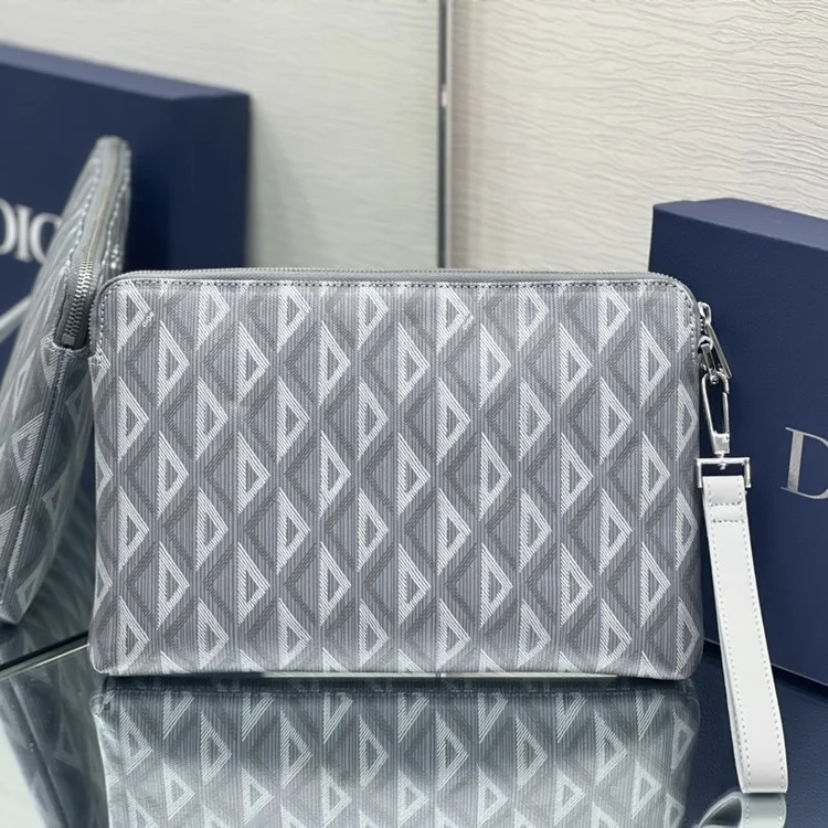 디올 다이야 몬드 A5 클러치