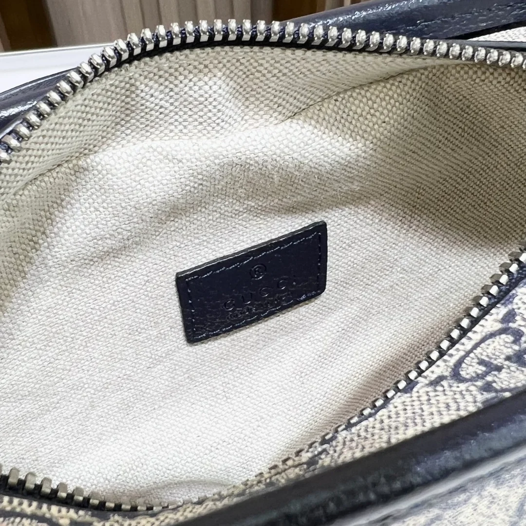 구찌 GG 슈프림 인터로킹 미니 숄더백