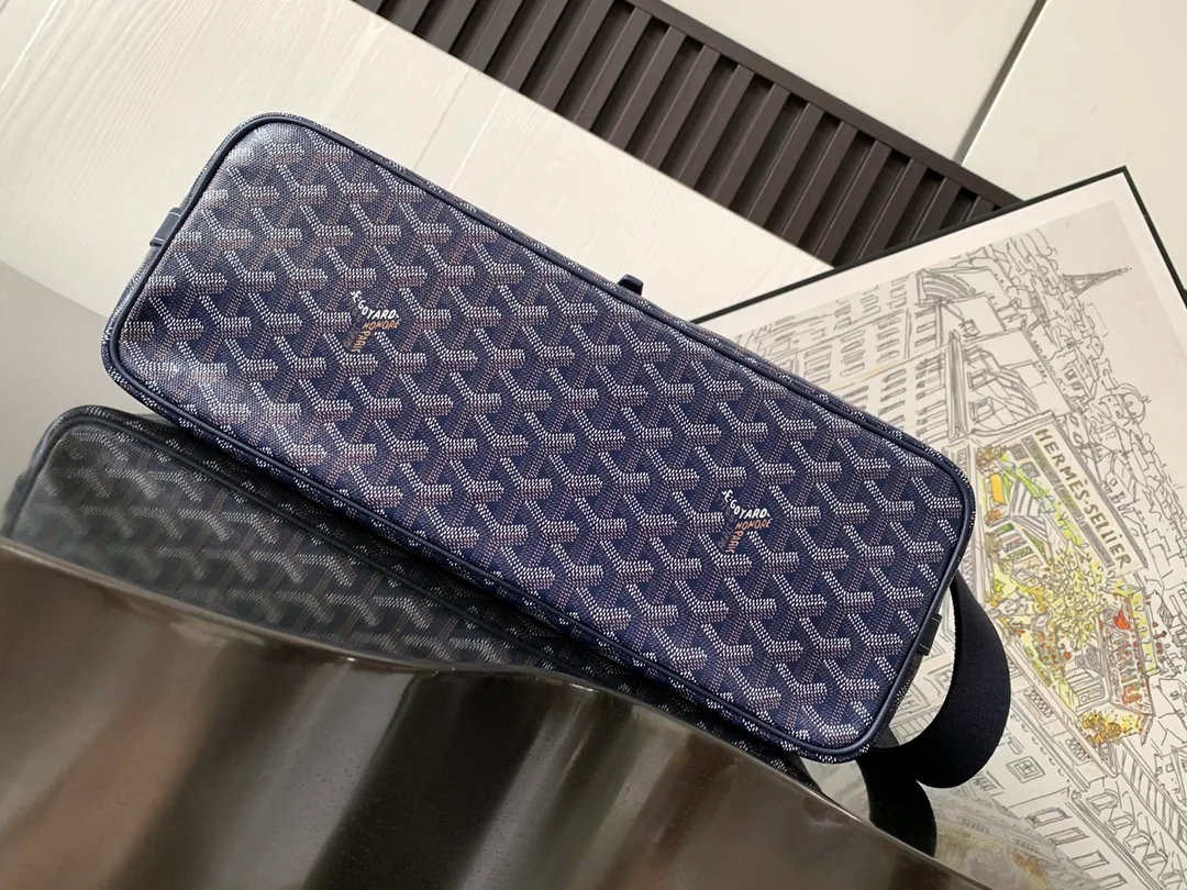 고야드 카페티엔 메신저백 MM 네이비