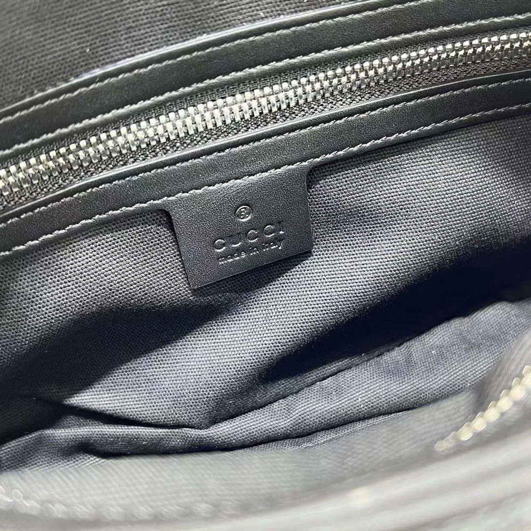 구찌 소프드 GG 슈프림 벨트백