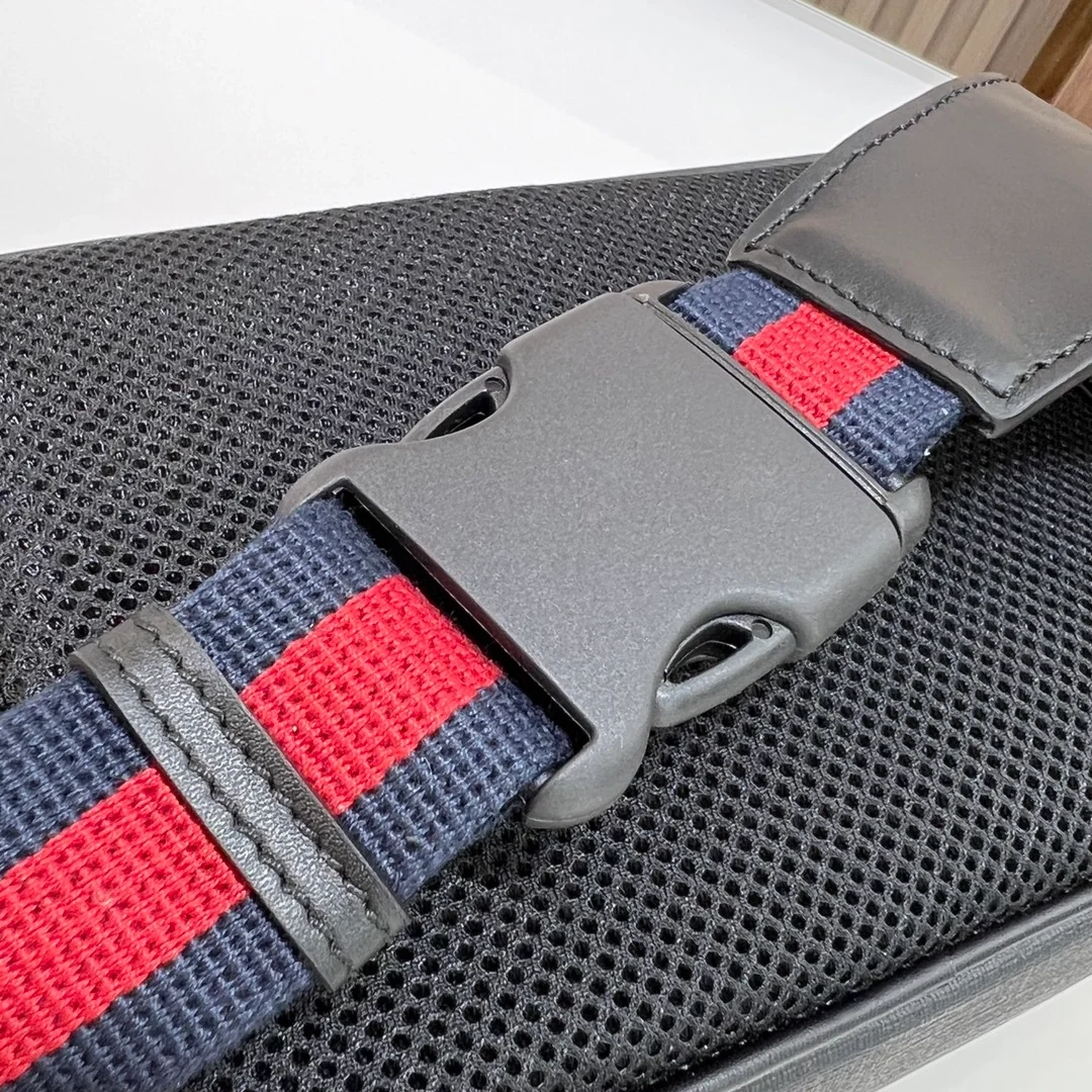 구찌 소프드 GG 슈프림 벨트백