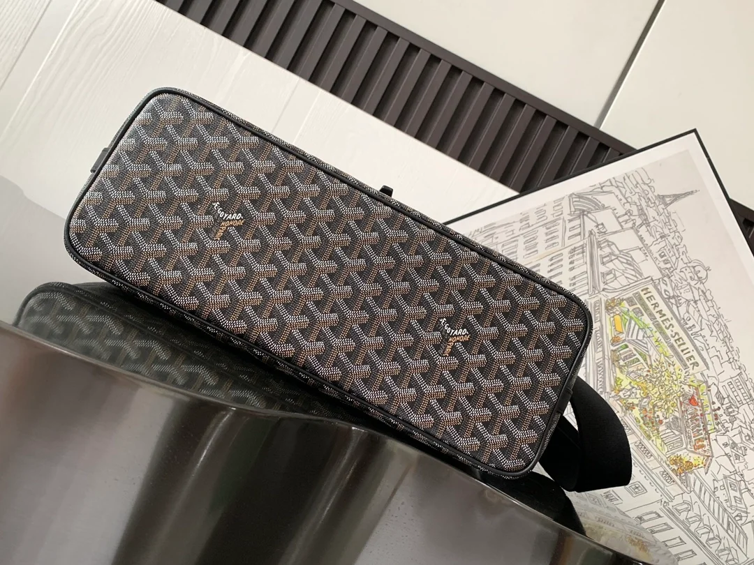 고야드 카페티엔 메신저백 MM 블랙