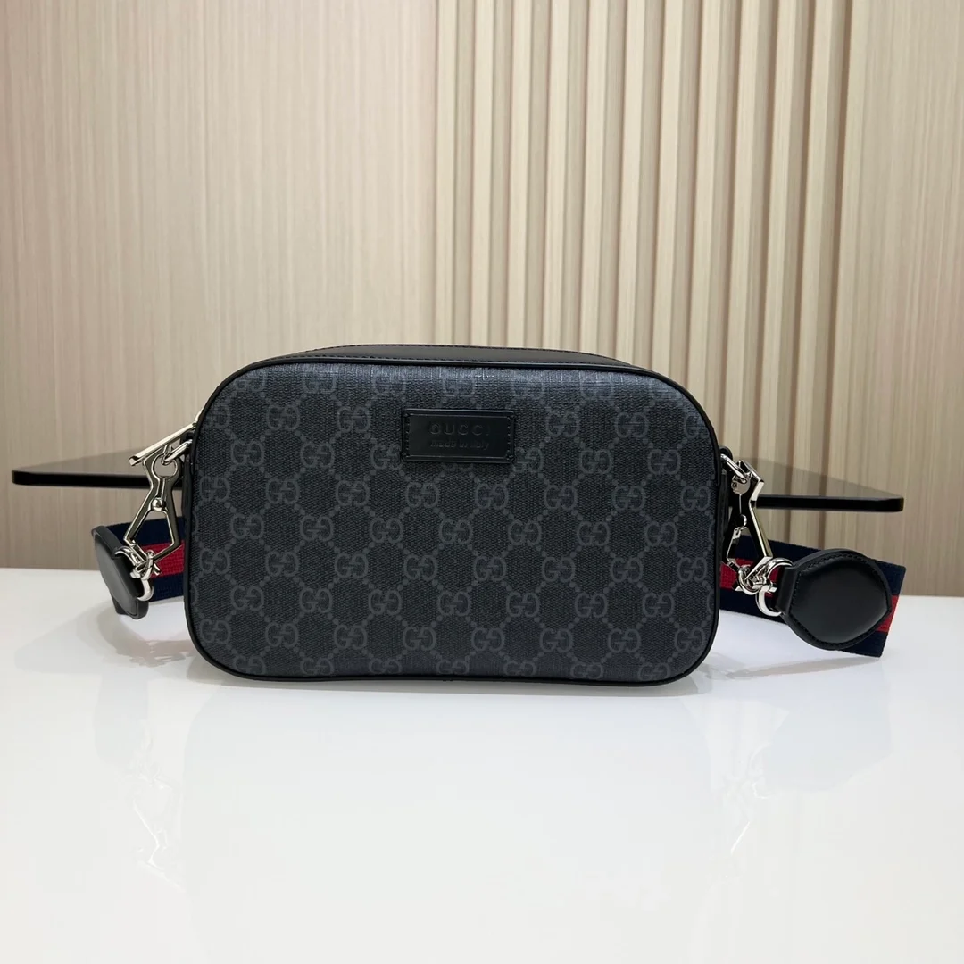 구찌 GG 슈프림 캔버스 숄더백 블랙