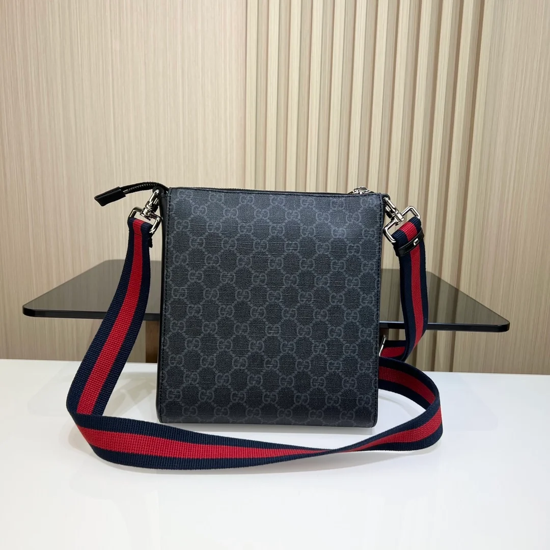구찌 GG 슈프림 스몰 사이즈 메신저백