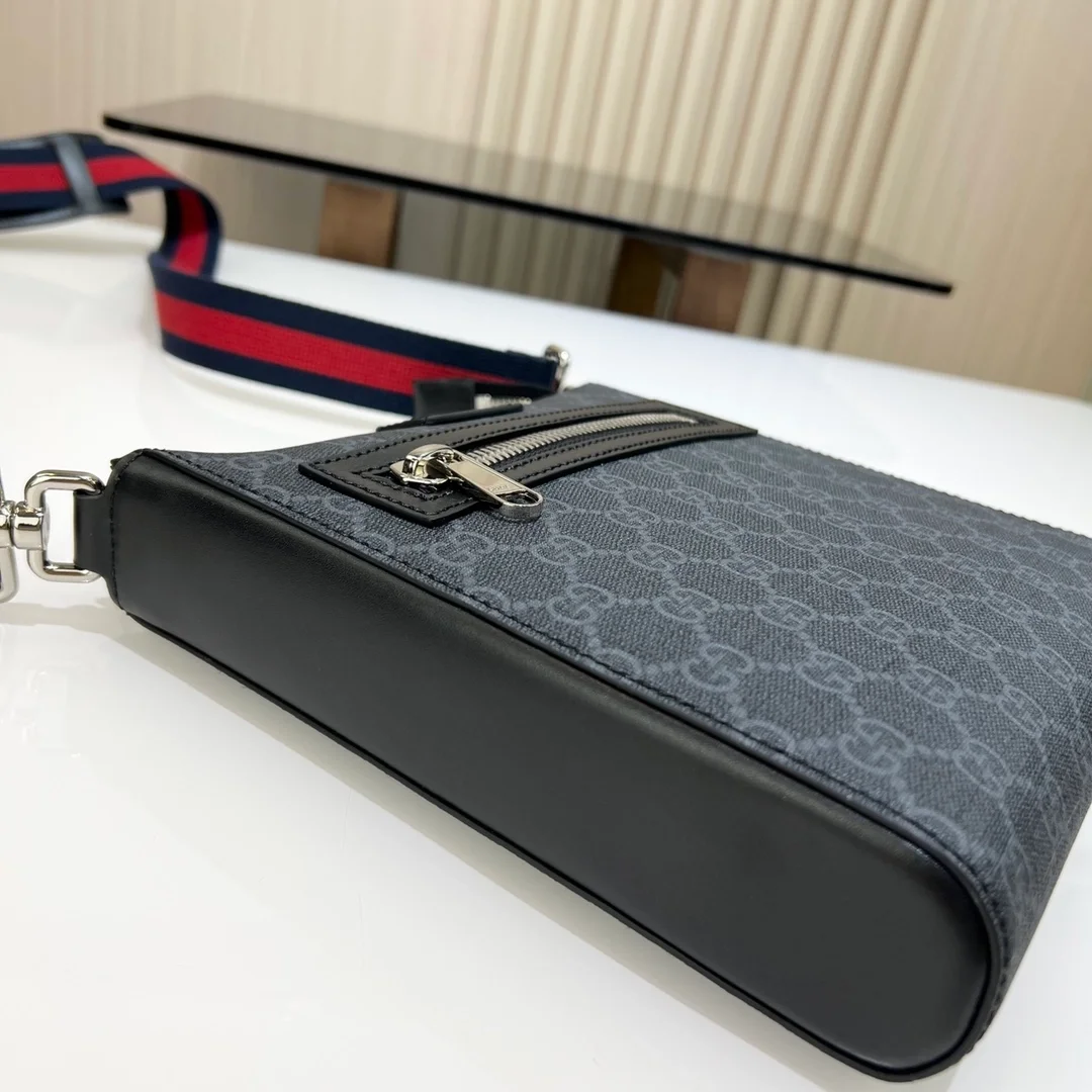 구찌 GG 슈프림 스몰 사이즈 메신저백