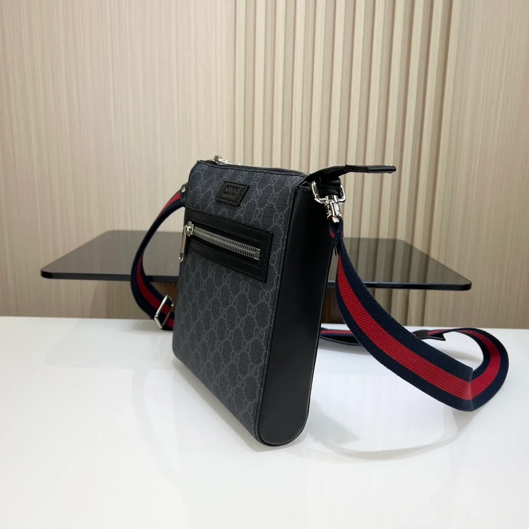 구찌 GG 슈프림 스몰 사이즈 메신저백