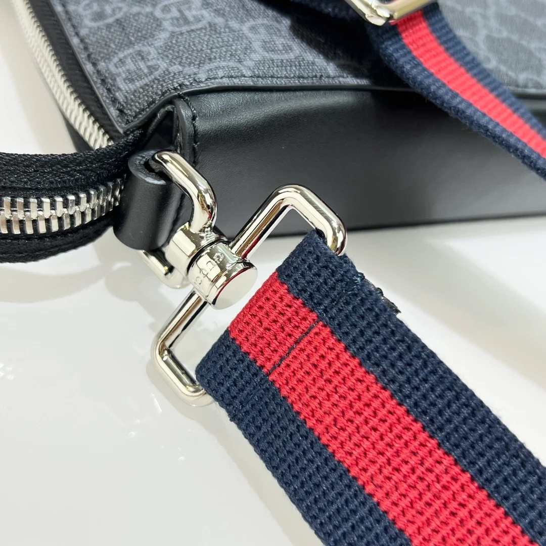 구찌 GG 슈프림 스몰 사이즈 메신저백