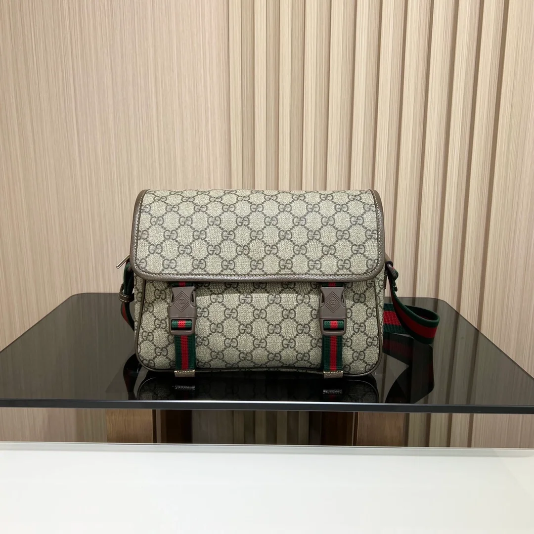 구찌 에보니 GG 슈프림 메신저백