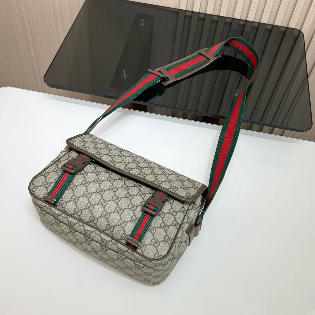 구찌 에보니 GG 슈프림 메신저백