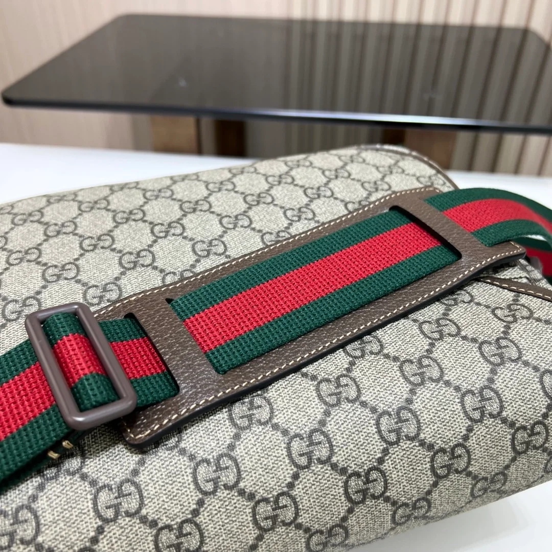 구찌 에보니 GG 슈프림 메신저백