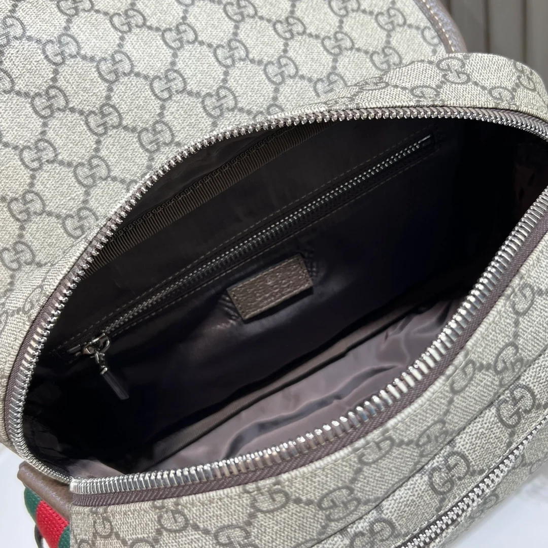 구찌 에보니 GG 슈프림 메신저백