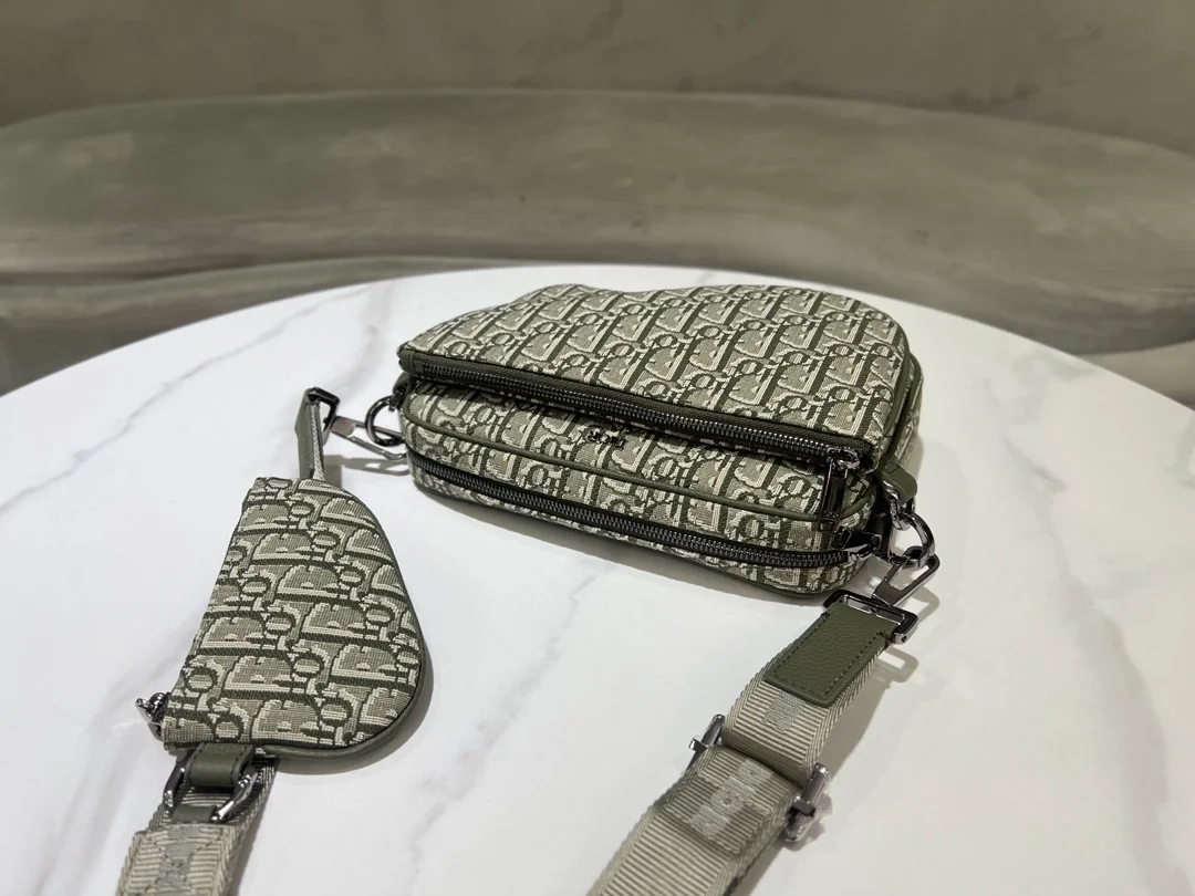 디올 Saddle 카키 오블리크 자카드니 트리플 파우치