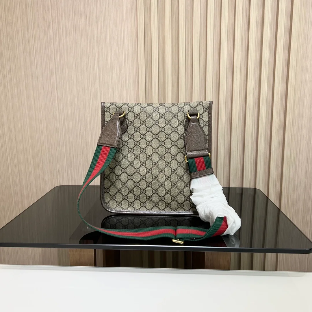 구찌 인터로킹 GG 로고 빈티지 숄더백