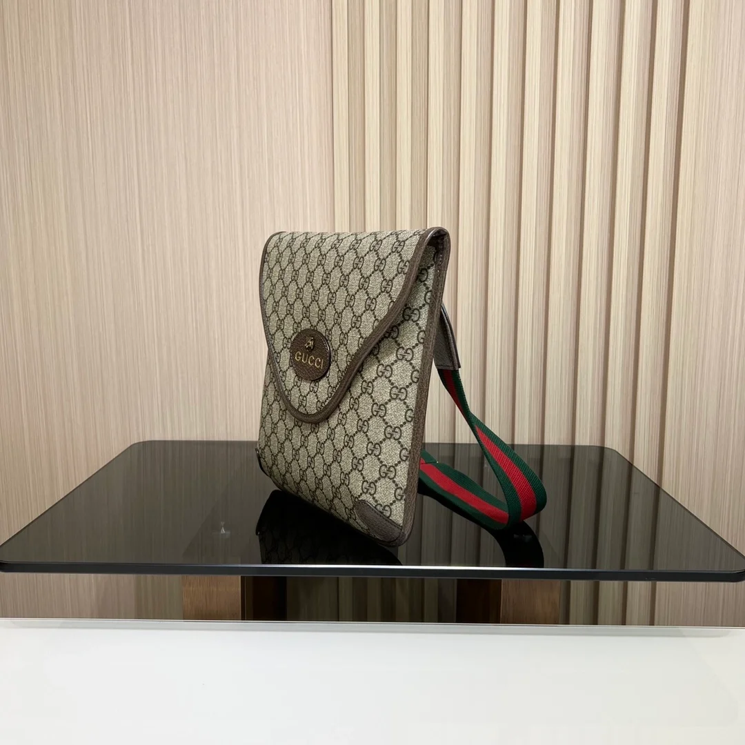 구찌 인터로킹 GG 로고 빈티지 숄더백